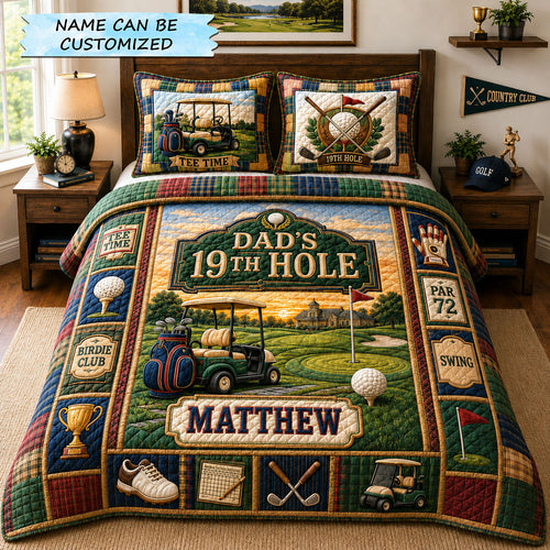 Personalized Dad’s 19th Hole Golf 3-Piece Quilted Bedding Set QTCUZ GFTOHNL1316