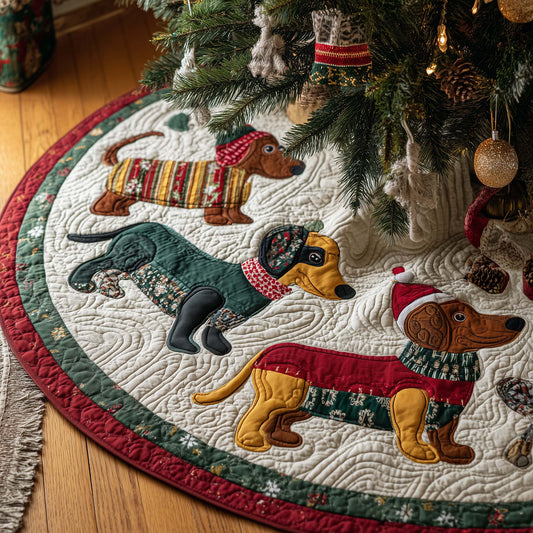 Festive Dachshund Quilted Tree Skirt GFTONL7085