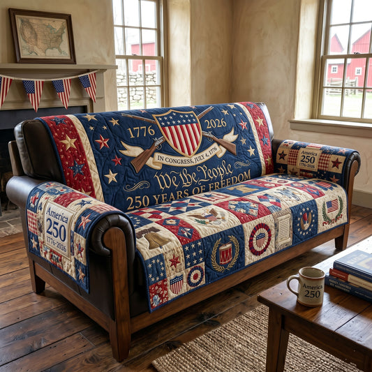 American Pride Quilted Sofa Cover GFTONMU196