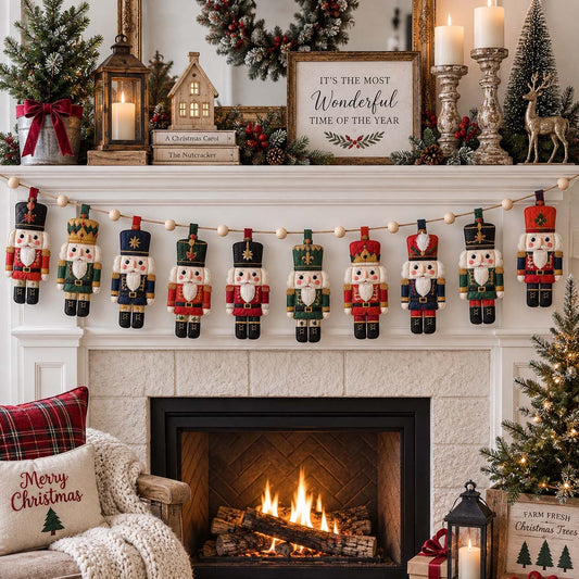 Christmas Character Parade Custom Shape Quilted Garland GFTONTD2769