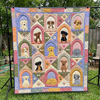 Cozy Doghouse Patchwork Quilted Blanket GFTONTD4241