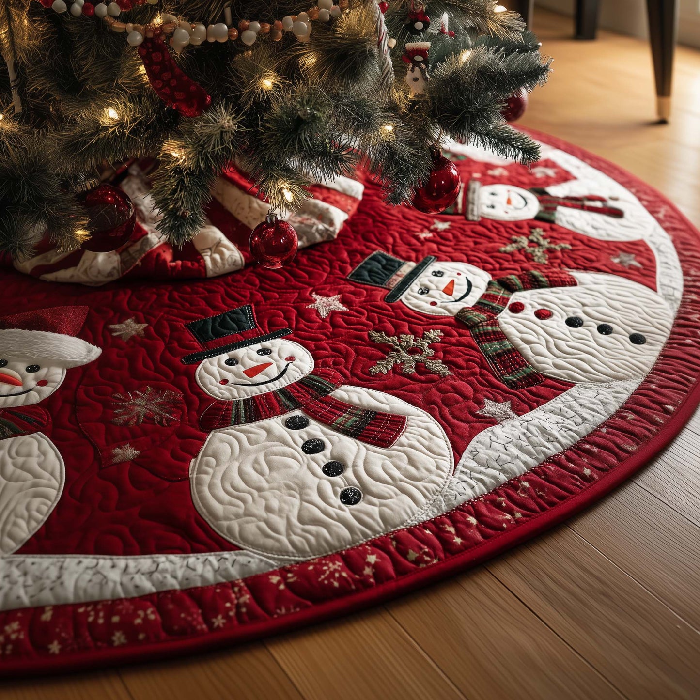 Red Snowmen Quilted Tree Skirt GFTOQM396