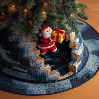 Stepping Santa Quilted Tree Skirt GFTOQM423