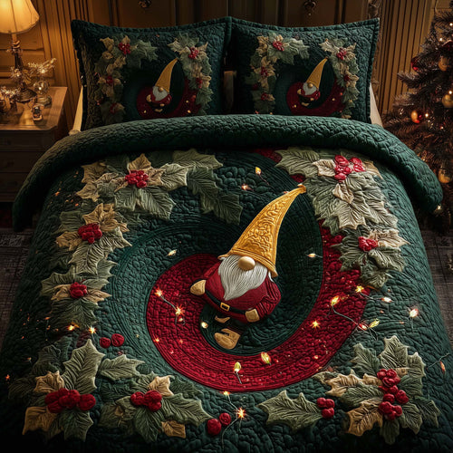 Holly Gnome 3-Piece Quilted Bedding Set  GFTOQM611