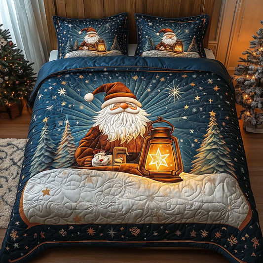 Lantern Santa 3-Piece Quilted Bedding Set GFTOQM746
