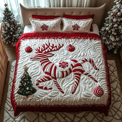 Candy Striped Reindeer 3-Piece Quilted Bedding Set GFTOQM814