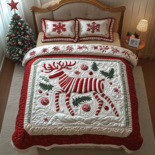 Candy Striped Reindeer 3-Piece Quilted Bedding Set GFTOQM815