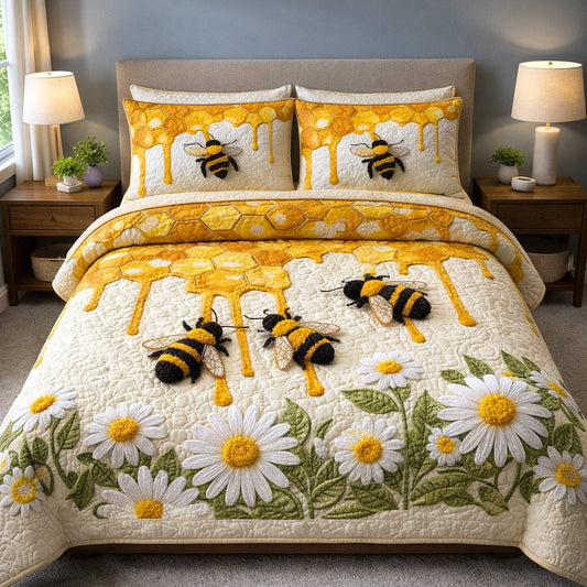 Honey Buzz 3-Piece Quilted Bedding Set GFTOTP17408